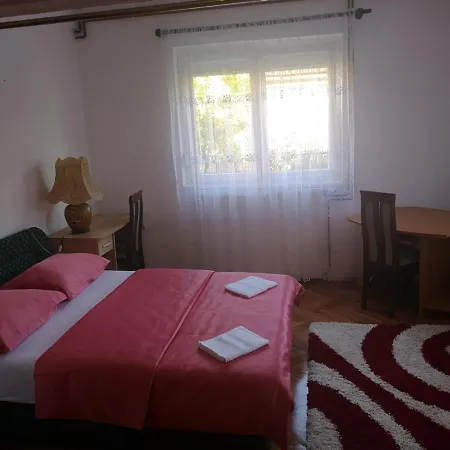 Apartman Ema *